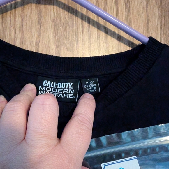 Call Of Duty Black Sweatshirt Jumper Modern Warfare Men's Size Large - Picture 3 of 4